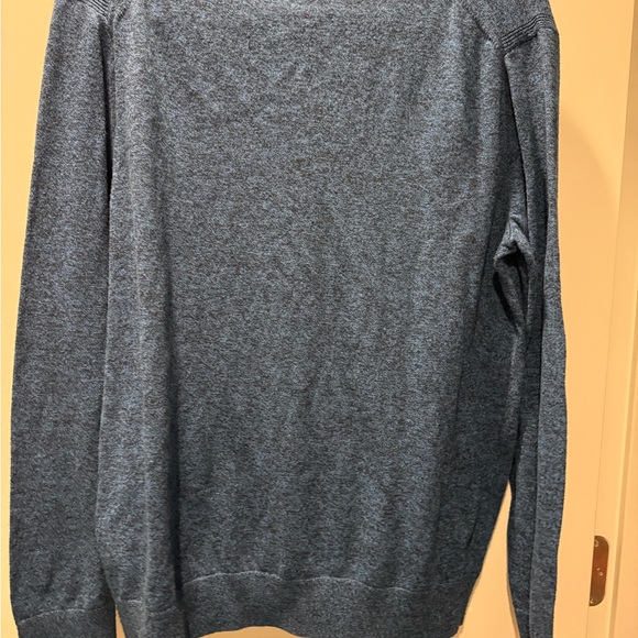 Banana Republic Women’s blue V-Neck Sweater - Picture 5 of 6
